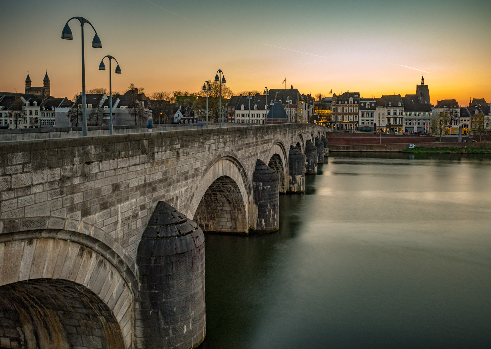 01-Maastricht-met-de-Sint-Servaasbrug.jpg